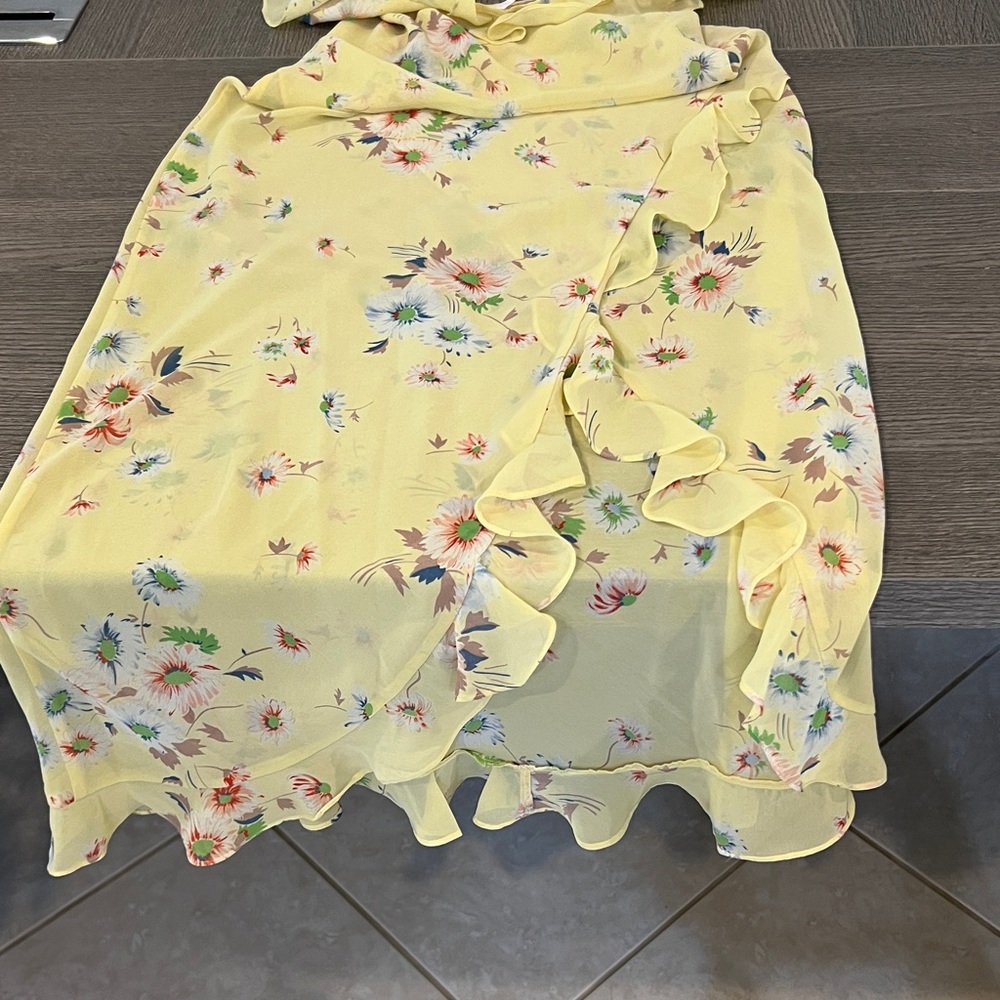 Victoria's Secret Yellow Floral Ruffle Sleepwear Nightgown - Picture 5 of 8